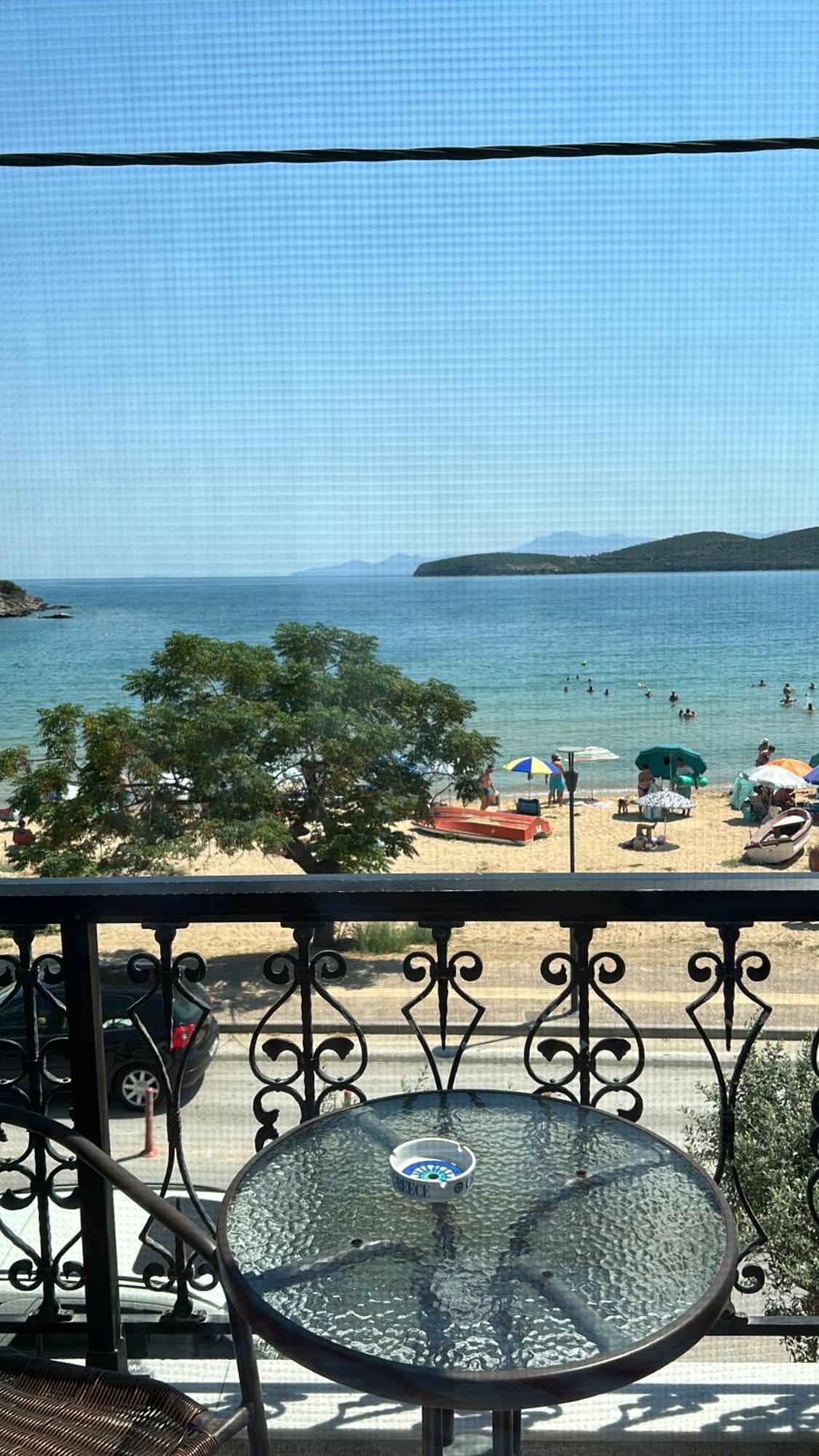 E & F Sea View Flat Apartment Nea Peramos  Luaran gambar