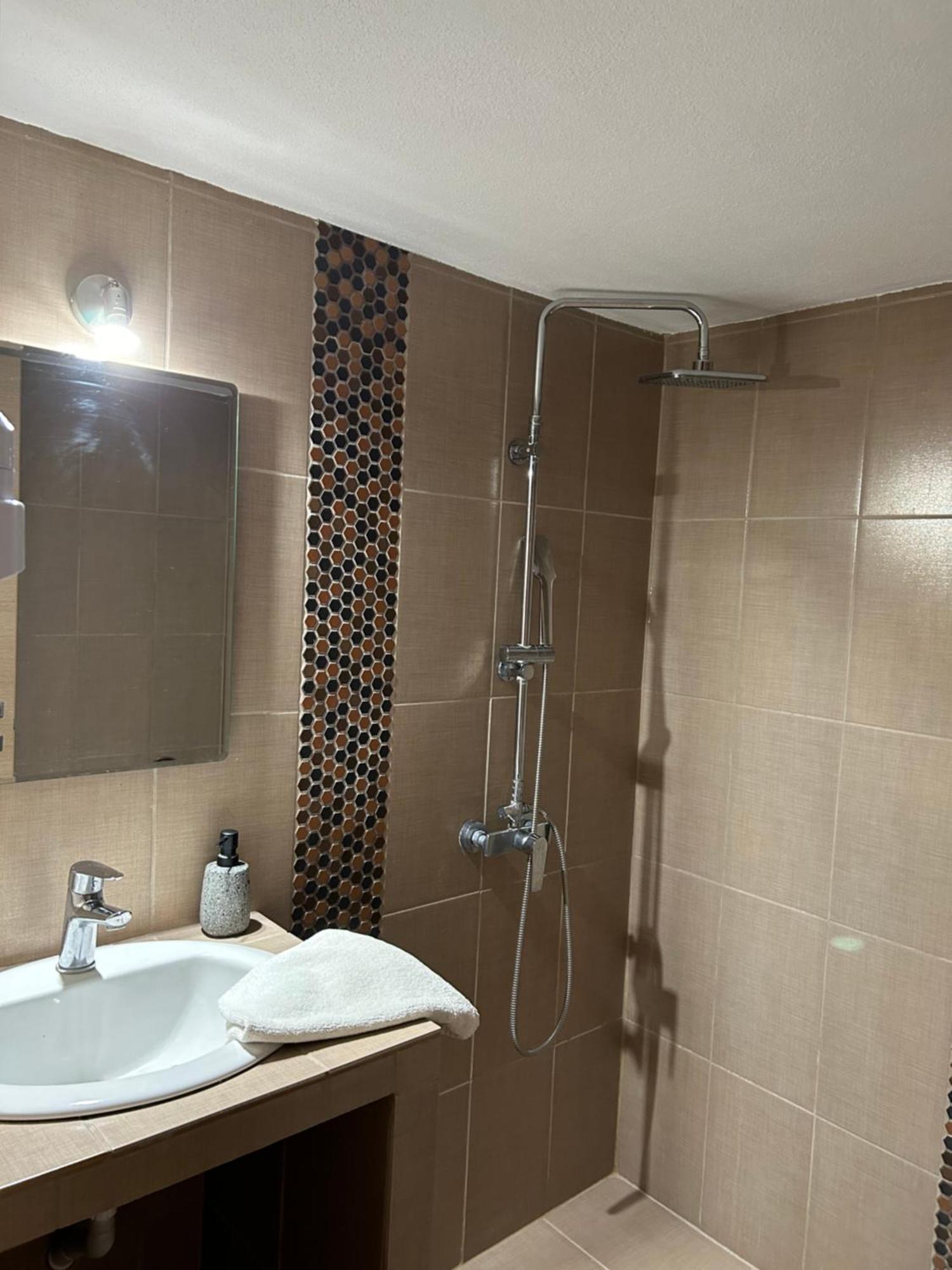 E & F Sea View Flat Apartment Nea Peramos  Luaran gambar